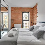 Aura Iii Center By Downtown 3*