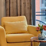 Aura Iii Center By Downtown Aparthotel 3*