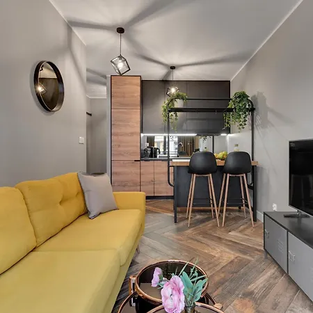 Aura Iii Center By Downtown Gdansk