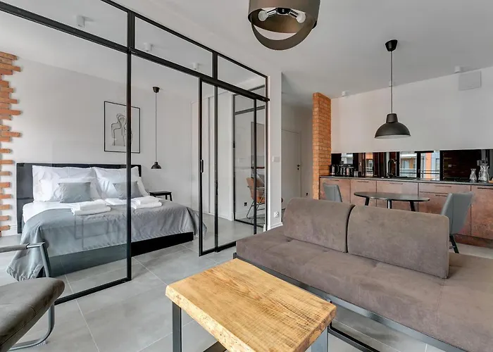 Aura Iii Center By Downtown