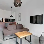 Aura Iii Center By Downtown 3*