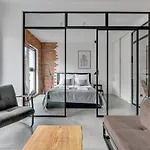 Aura Iii Center By Downtown Aparthotel 3*