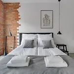 Aparthotel Aura Iii Center By Downtown 3*