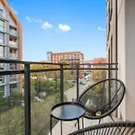 Aura Iii Center By Downtown Aparthotel 3*